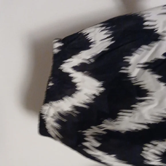 H&M Black and White Long Sleeve Dress - Picture 4 of 10